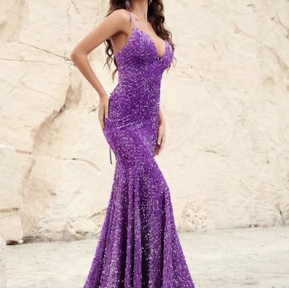 PROM DRESS - Picture 2 of 3